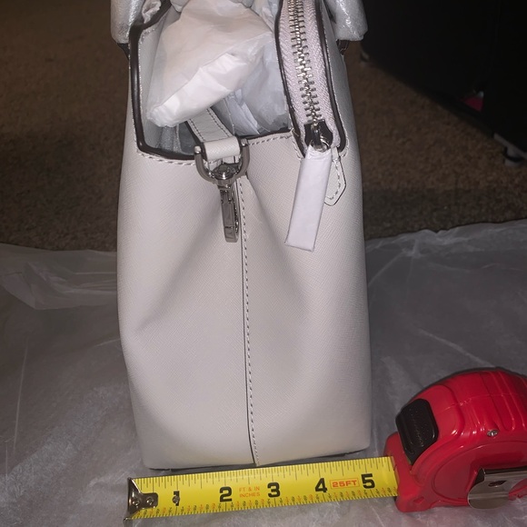 Medium size shoulder Bag multiple compartments - Picture 7 of 7